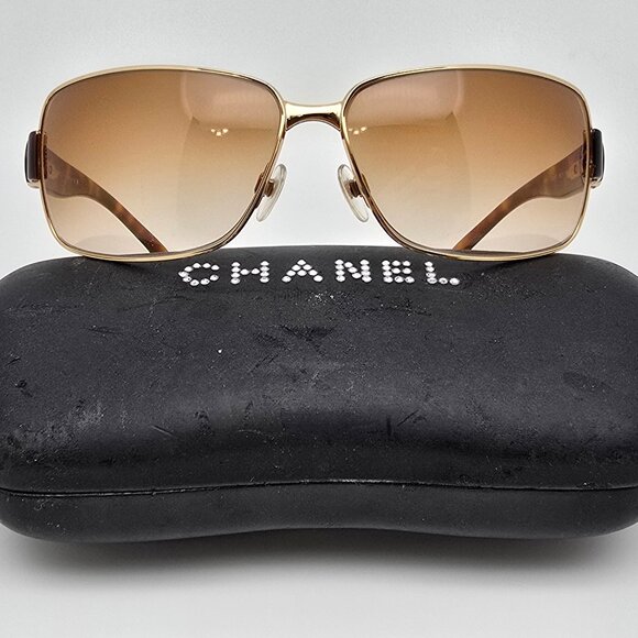 Chanel 4151 c.352/13 Gold Frame Brown Gradient Lens Sunglasses w Case Italy 66mm - Picture 1 of 15